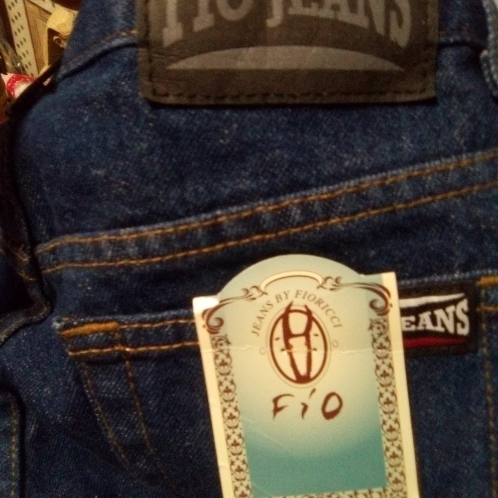 FIO women's blue jeans. NWT. Size 31 waist 34 inseam. (Size 10) - Picture 6 of 6